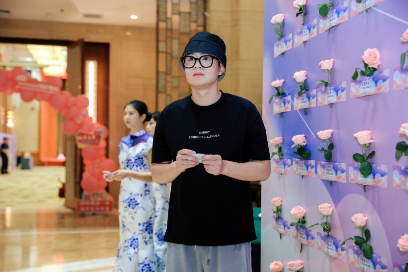 被驯服的象的第一张照片--海南基督教相亲网